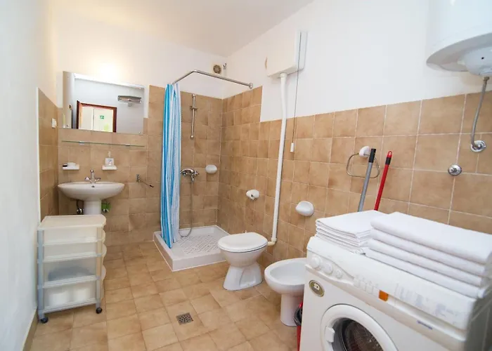 ゲストハウス Andjelka B4-blue マリ・ロシニュ