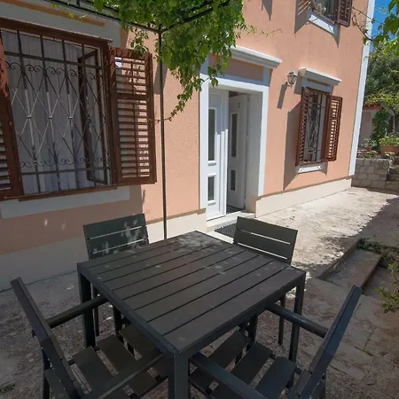 Andjelka B4-blue 3* Mali Lošinj