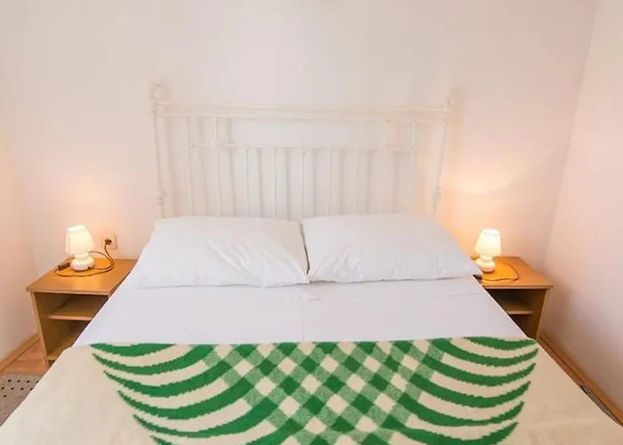 Gasthuis Andjelka B4-blue 3*