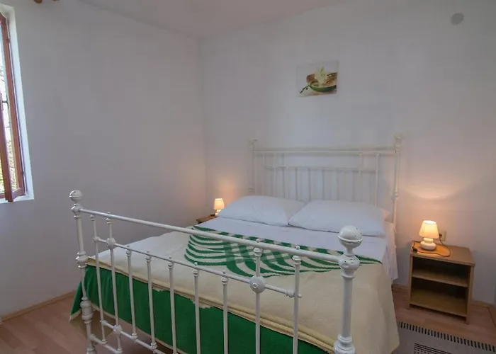 Andjelka B4-blue 3* Mali Lošinj