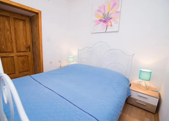 Andjelka B4-blue 3* Mali Lošinj